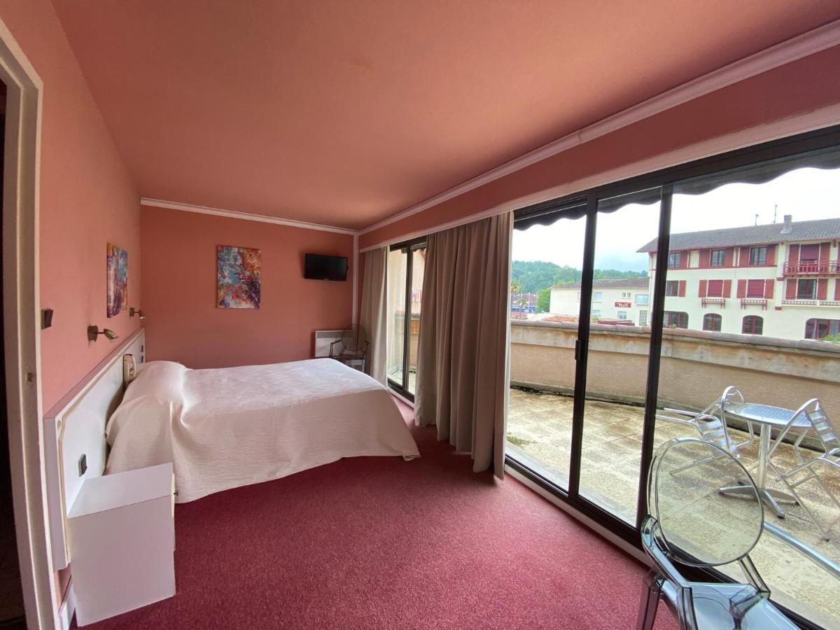 - Restaurant De La Paix Hotel Barbotan-les-Thermes